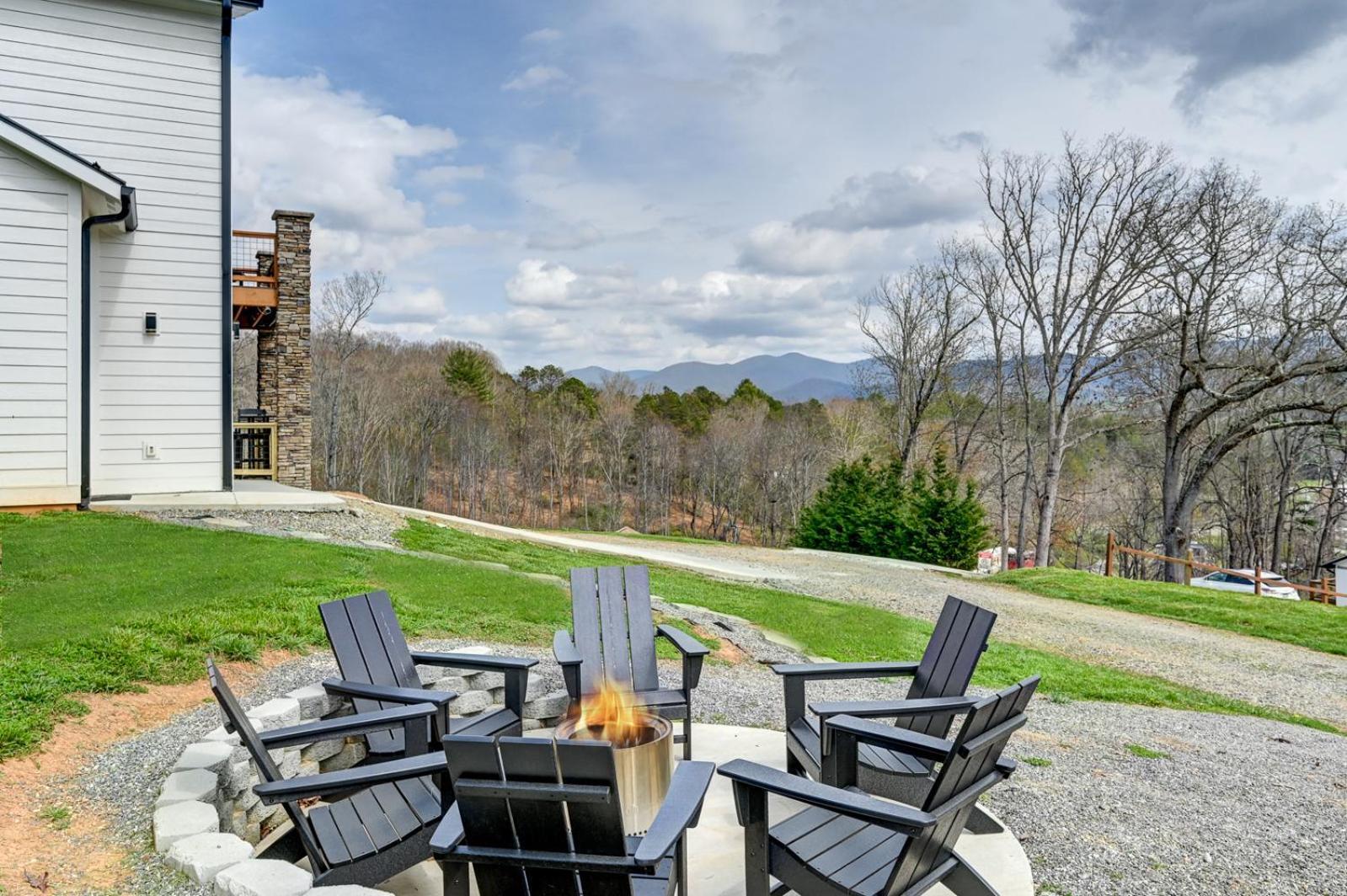 Vila Mon Tresor, Modern Mountain Views With Deck Weaverville Exteriér fotografie